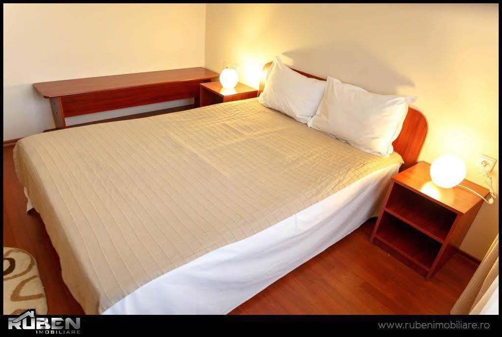 Hotel Mic Bukarest Exterior foto