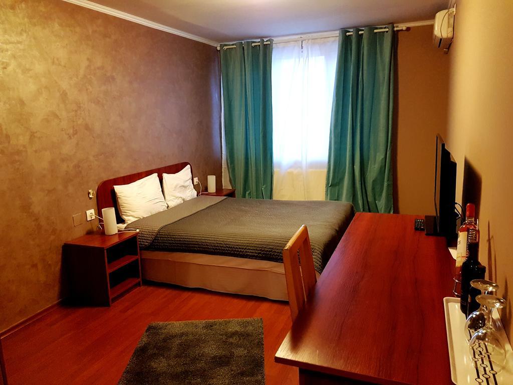 Hotel Mic Bukarest Exterior foto