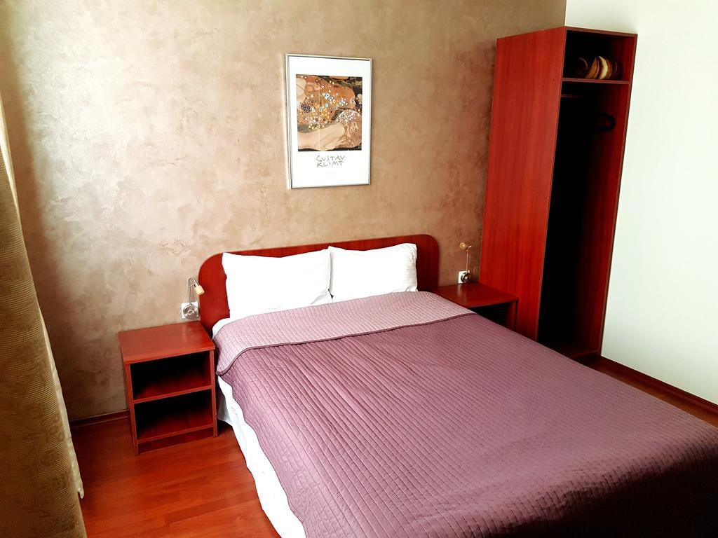 Hotel Mic Bukarest Exterior foto